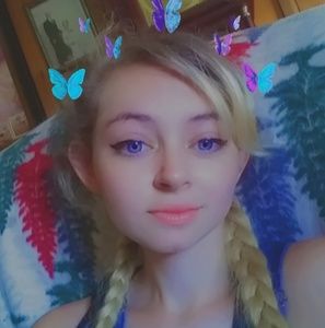 Meet your Posher, Briana